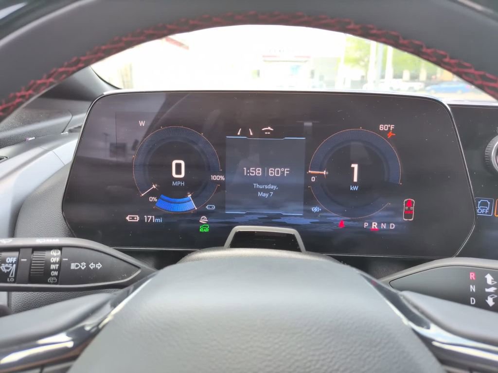 Used 2024 Chevrolet Equinox EV RS FWD image 31