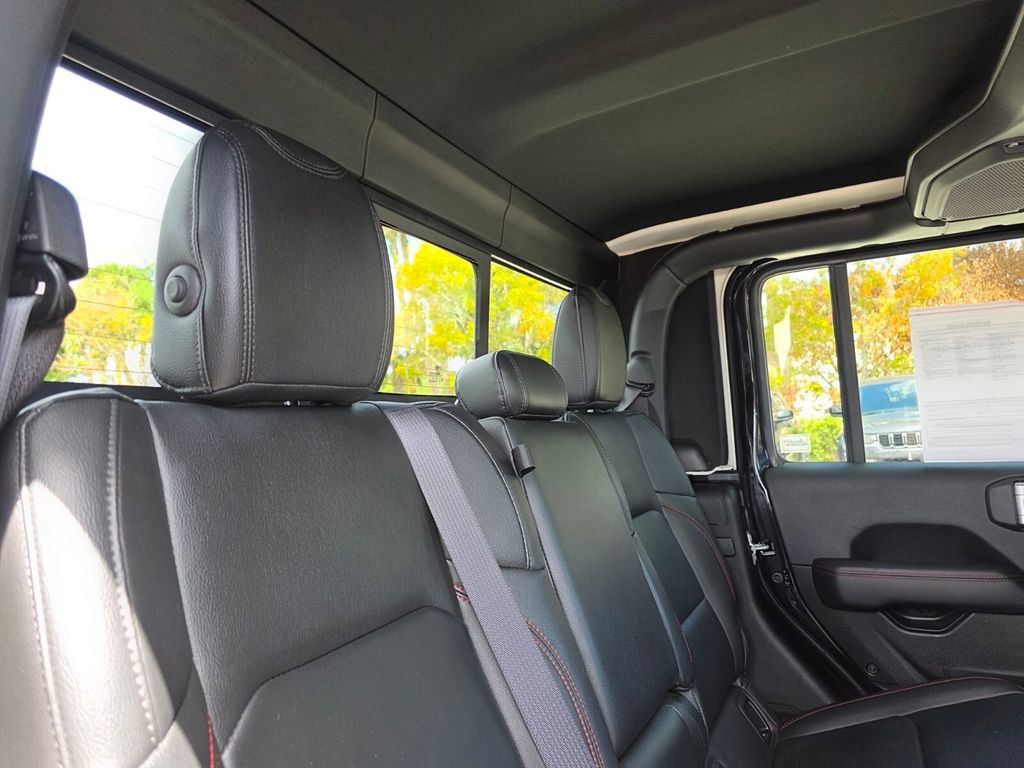 Used 2023 Jeep Gladiator Rubicon w/ LED Lighting Group AWD/4WD image 14