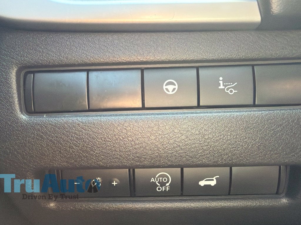 Used 2024 Nissan Rogue Platinum w/ Platinum Premium Package FWD image 41