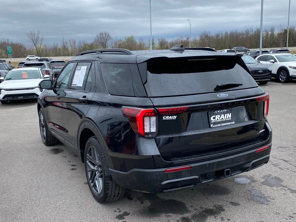 Used 2025 Ford Explorer ST-Line w/ ST-Line Street Pack image 5