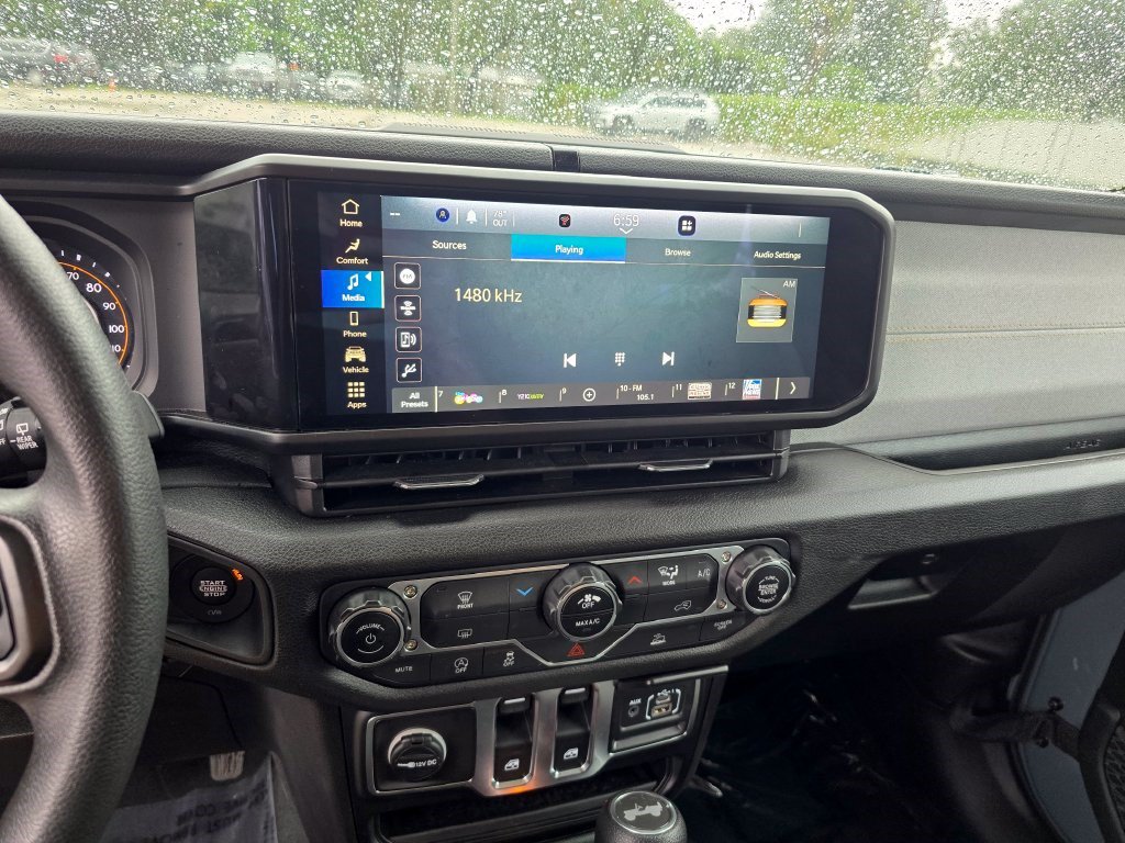 Used 2025 Jeep Wrangler Sport AWD/4WD image 21