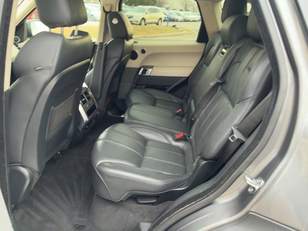 Used 2017 Land Rover Range Rover Sport HSE image 9