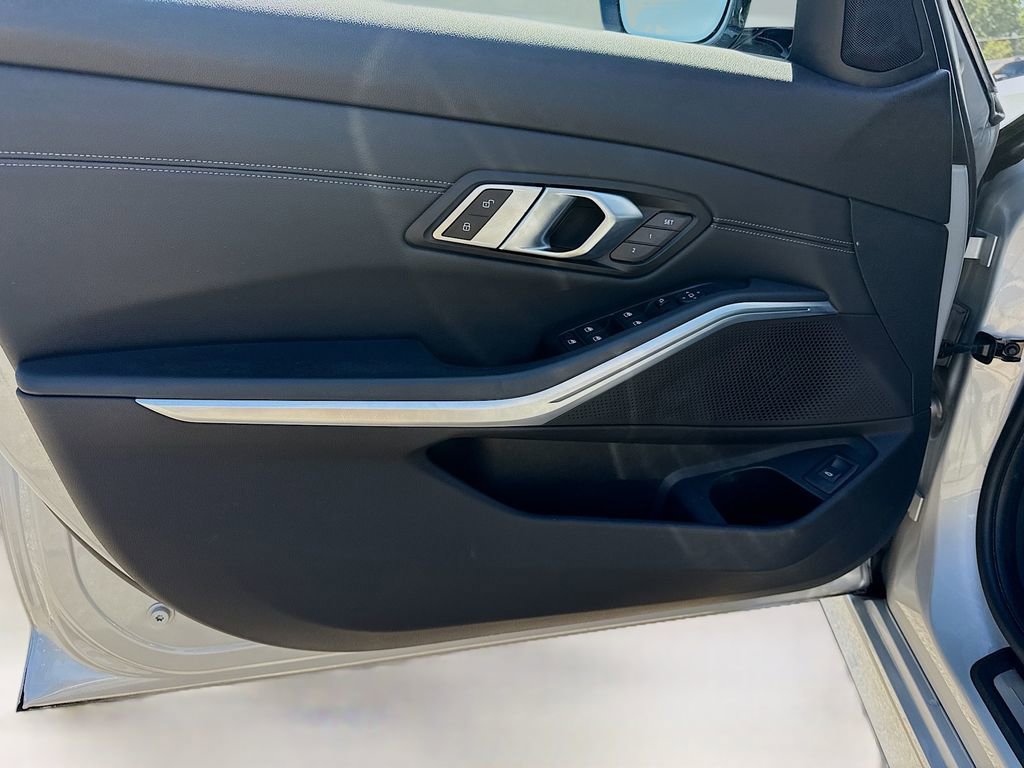 Used 2019 BMW 330i Sedan w/ Premium Package image 21