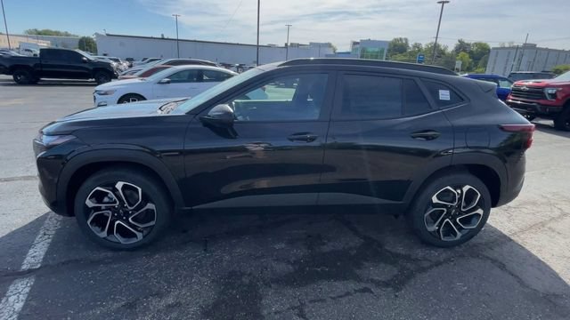New 2026 Chevrolet Trax RS w/ Sunroof Package FWD image 7