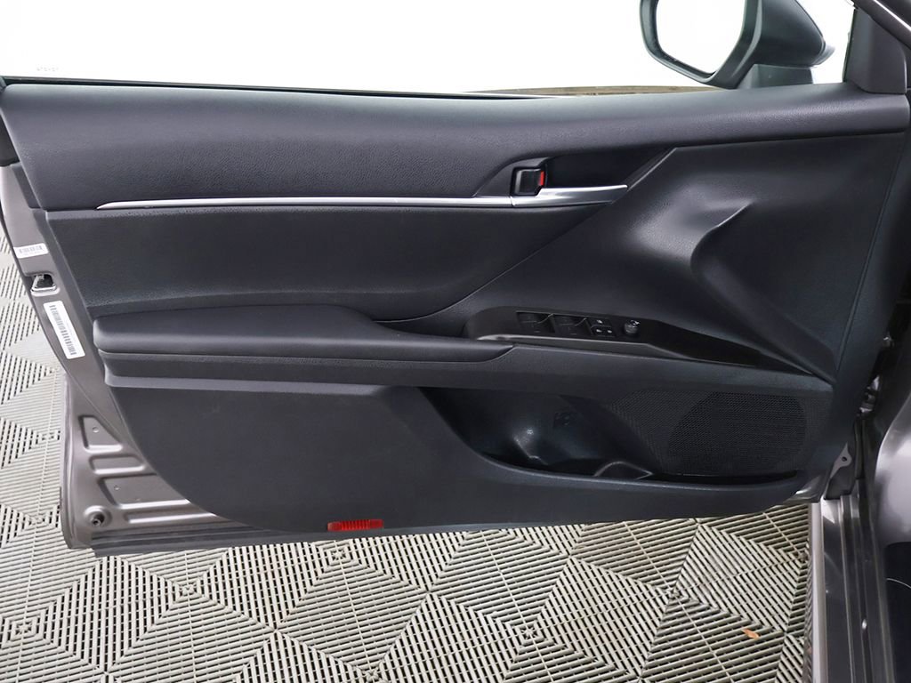 Used 2024 Toyota Camry SE FWD image 19