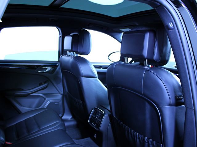 Certified 2024 Porsche Macan image 25