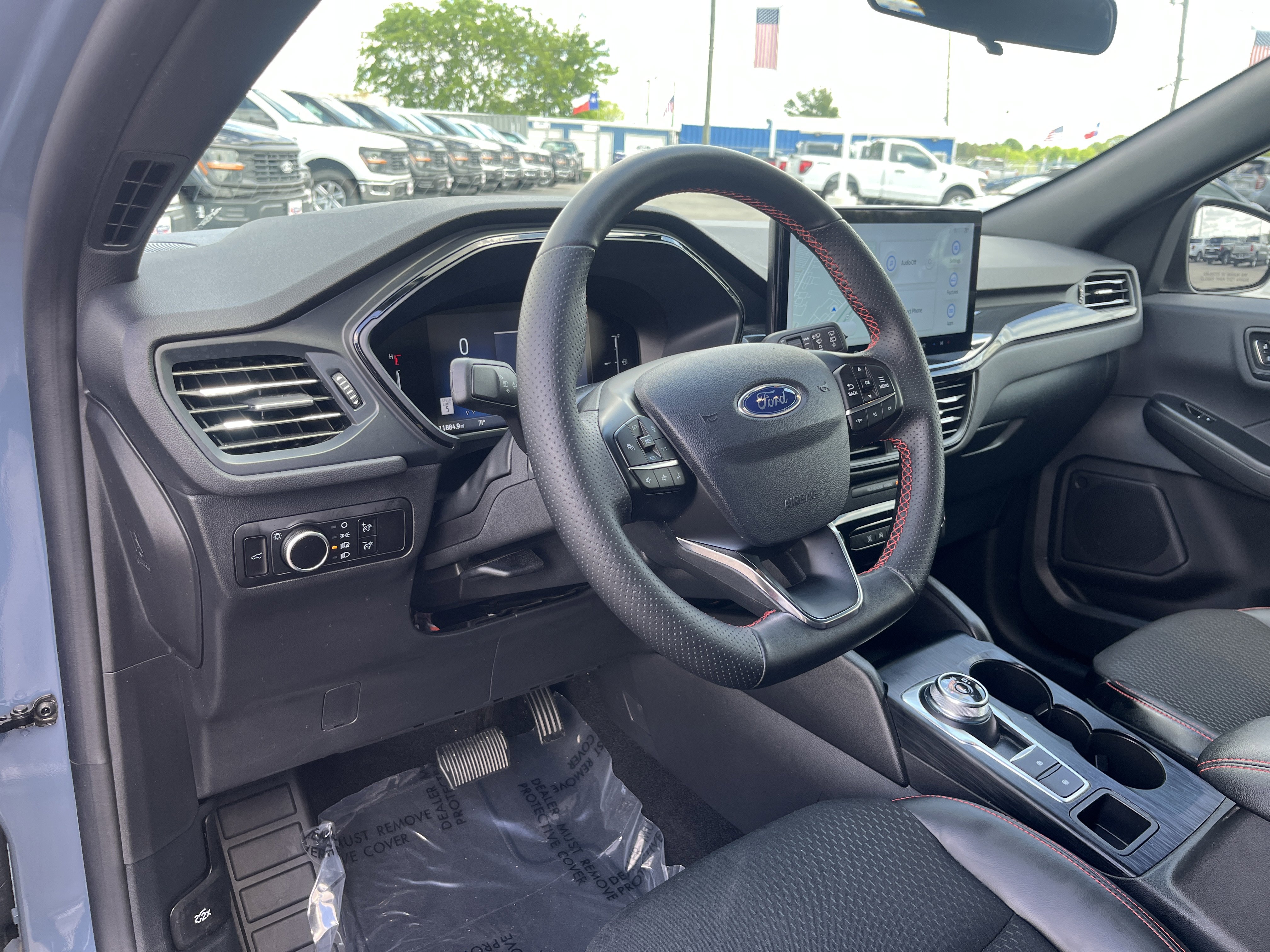 Used 2025 Ford Escape ST-Line w/ Tech Pack #1 image 13