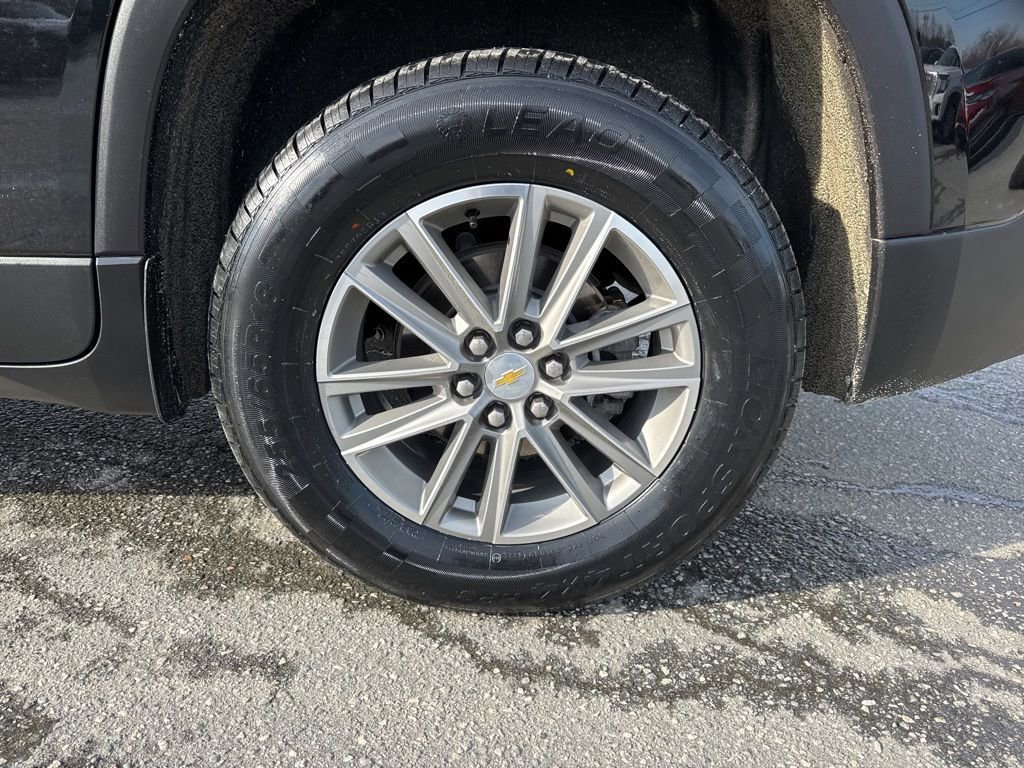 Used 2022 Chevrolet Traverse LT image 32
