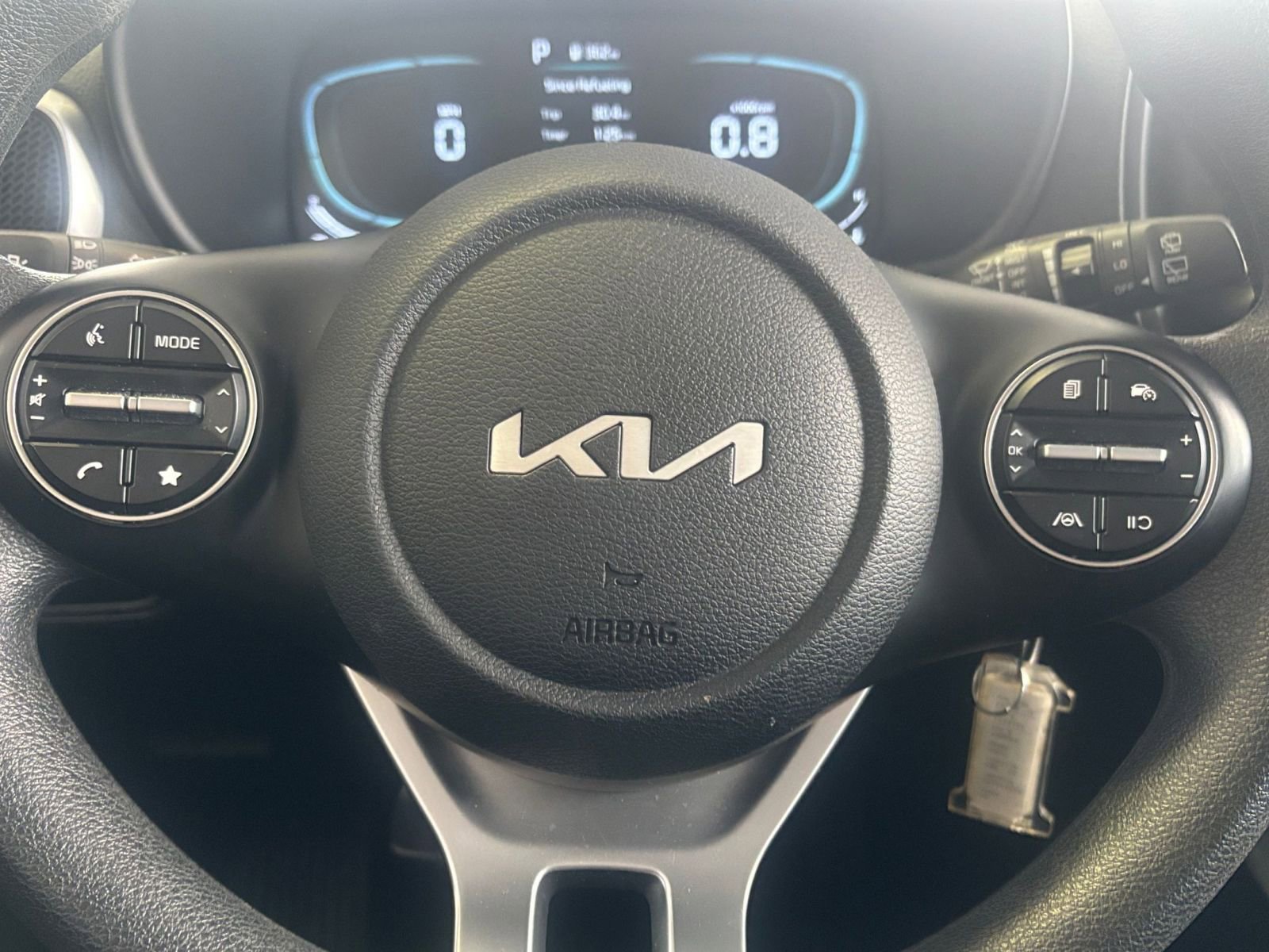 Used 2025 Kia Soul LX w/ LX Technology Package FWD image 31