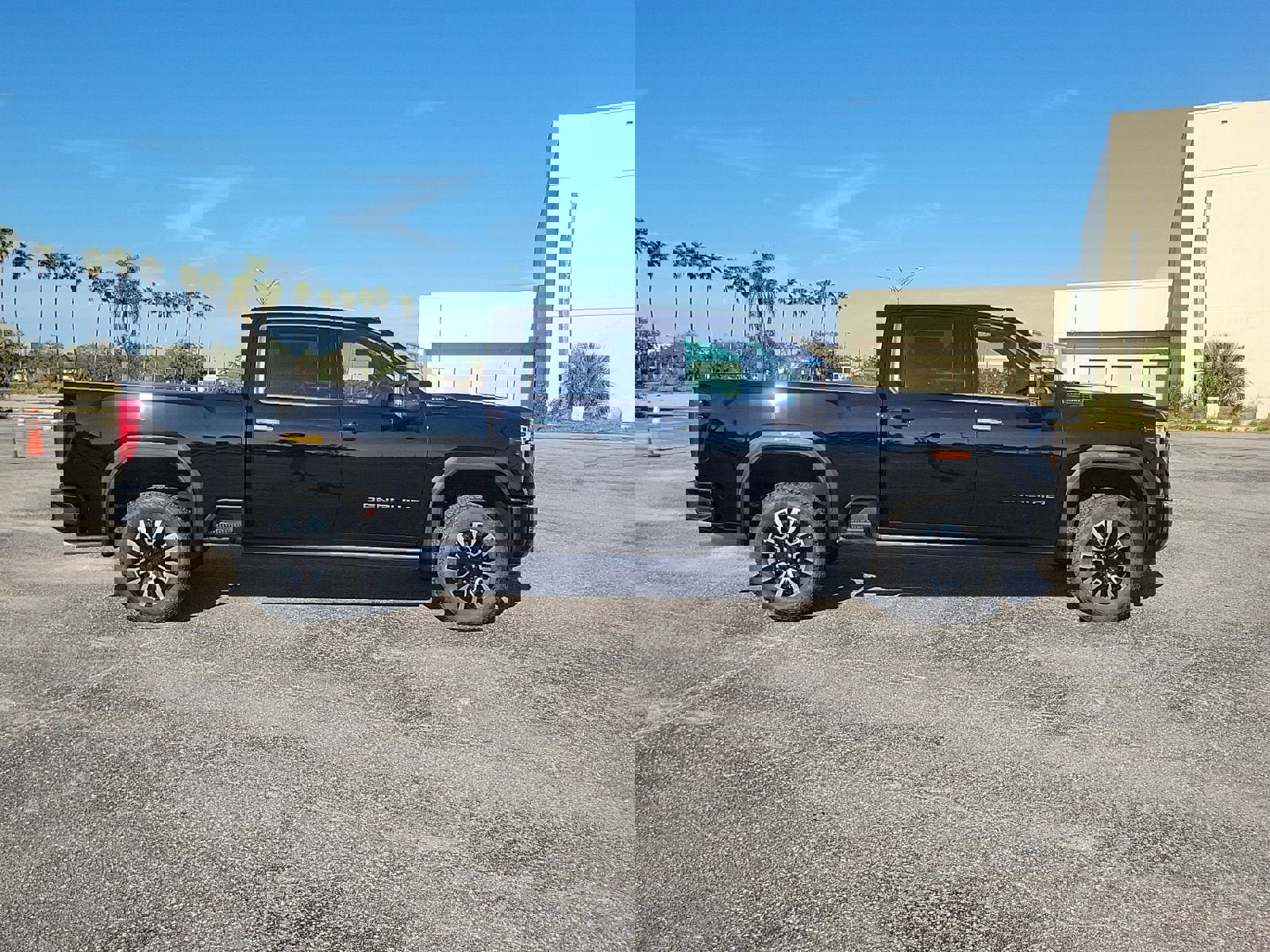 New 2026 GMC Sierra 2500 Denali Ultimate image 4