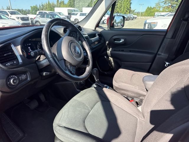 Used 2019 Jeep Renegade Altitude w/ Quick Order Package 2XM AWD/4WD image 14