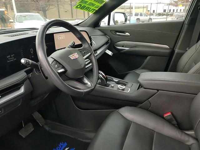 Used 2024 Cadillac XT4 Premium Luxury image 9