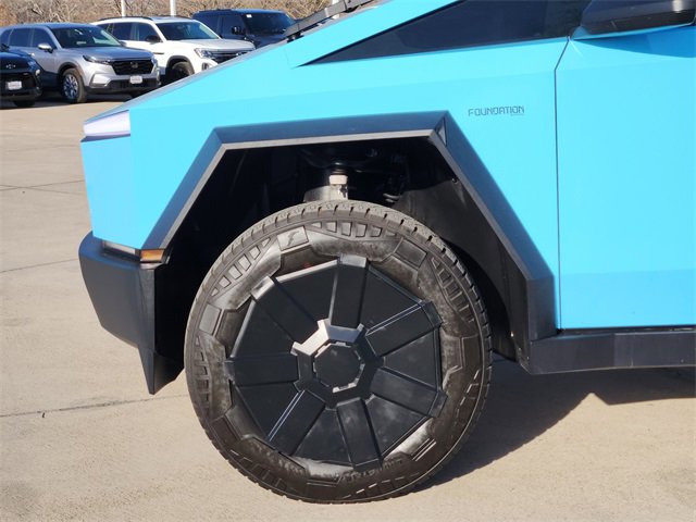 Used 2024 Tesla Cybertruck AWD Crew Cab image 5