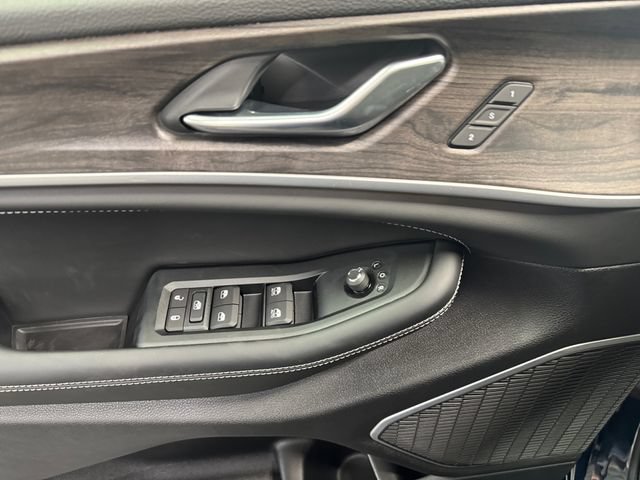 New 2026 Jeep Grand Cherokee L Limited AWD/4WD image 30