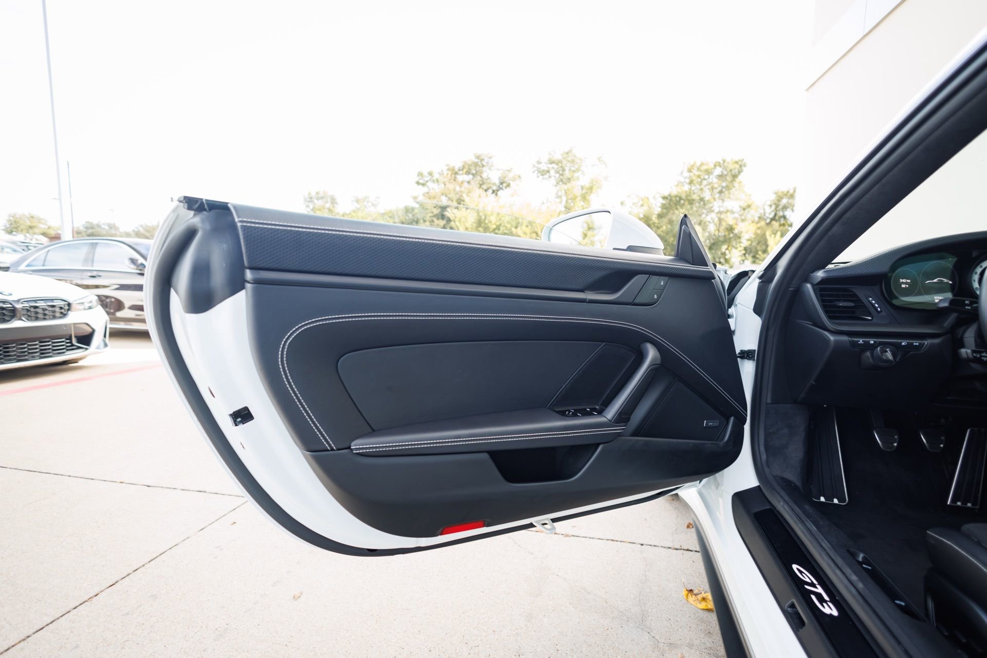Used 2022 Porsche 911 GT3 RWD image 44