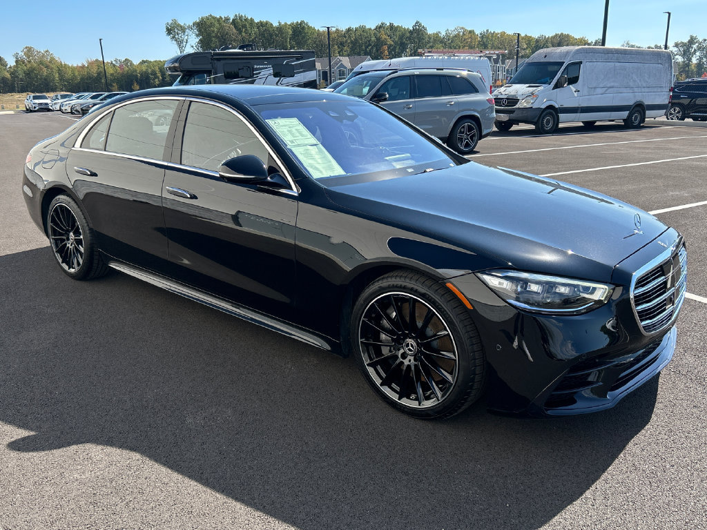 Used 2022 Mercedes-Benz S 580 4MATIC Sedan image 2