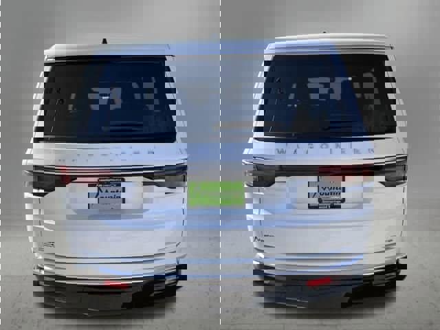 Used 2024 Jeep Wagoneer L Series II w/ Flexible Seating Group AWD/4WD image 4