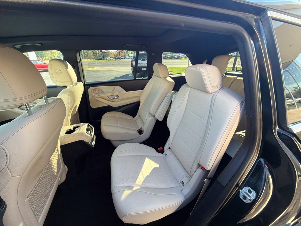 Used 2025 Mercedes-Benz GLS 450 4MATIC image 8
