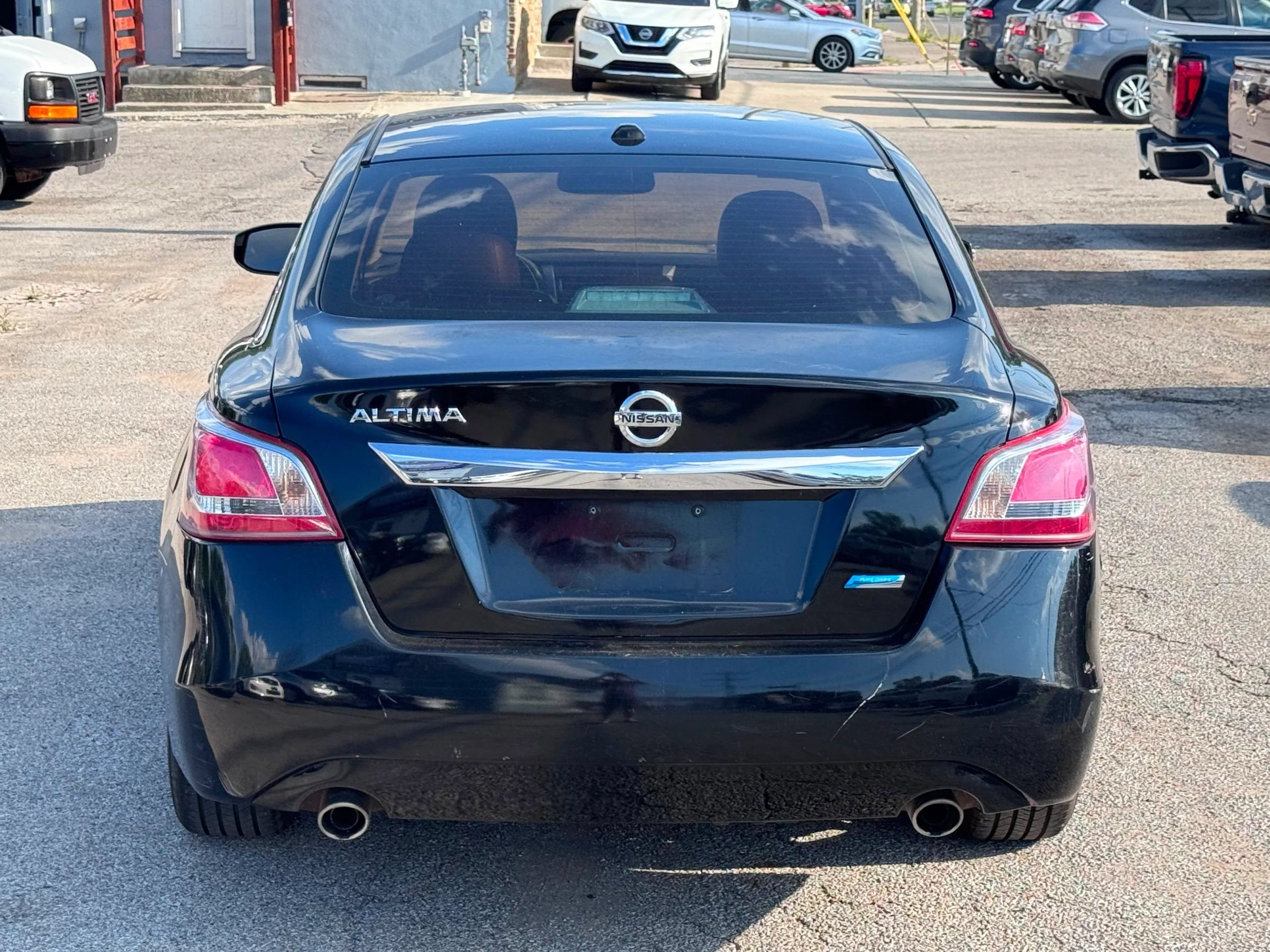 Used 2013 Nissan Altima 2.5 SL w/ Technology Pkg FWD image 5