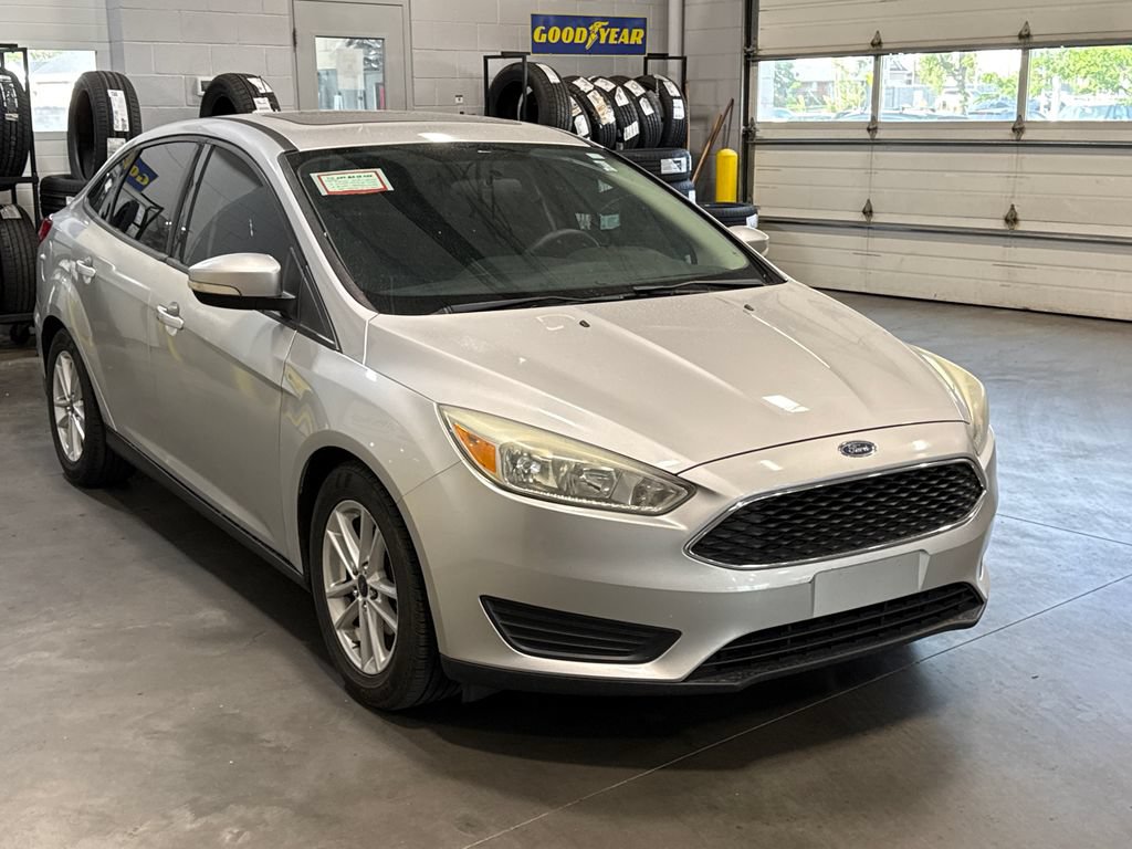 Used 2015 Ford Focus SE FWD image 3