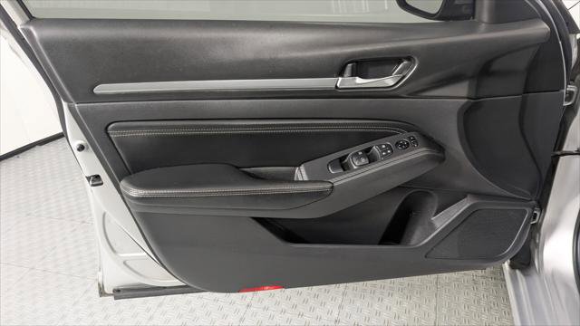 Used 2019 Nissan Altima 2.5 SL FWD image 13