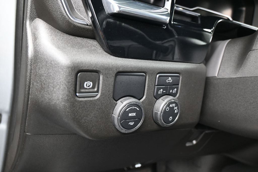 Used 2024 Chevrolet Silverado 1500 LT RWD image 14