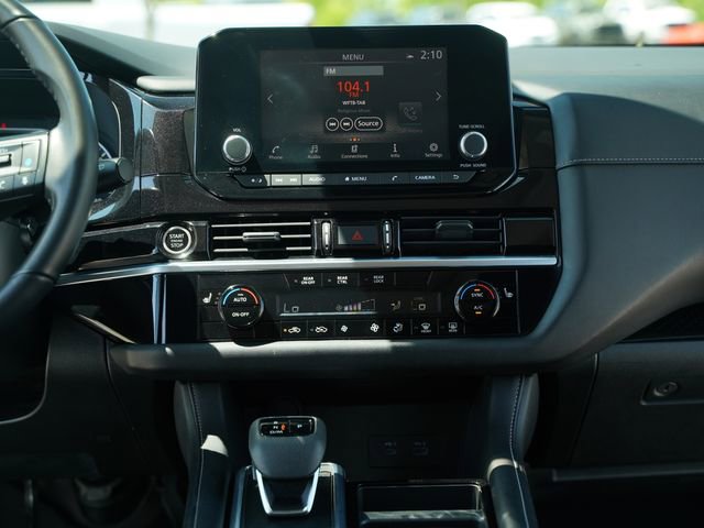 Used 2022 Nissan Pathfinder SV w/ SV Premium Package image 32