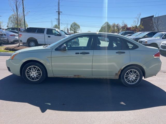 Used 2010 Ford Focus SE FWD image 8