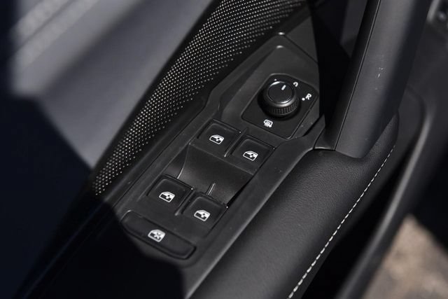 New 2026 Volkswagen Tiguan SE R-Line AWD/4WD image 8