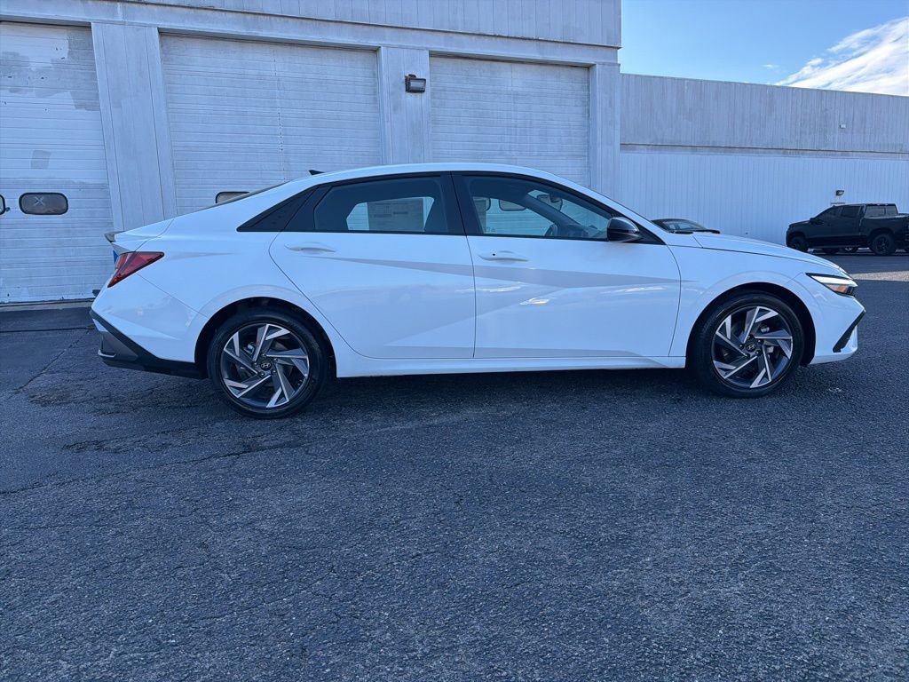 New 2025 Hyundai Elantra Sport image 7