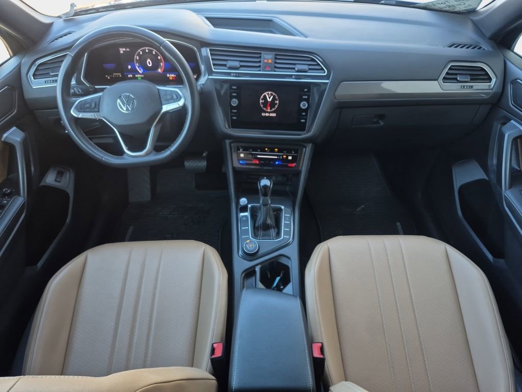 Used 2022 Volkswagen Tiguan SE AWD/4WD image 15