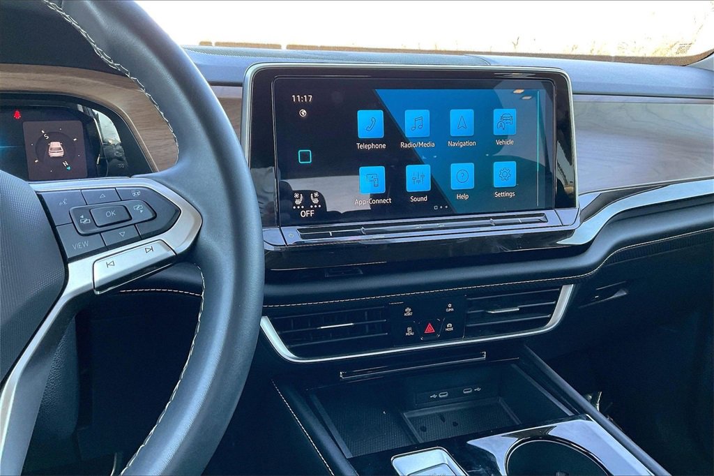 Used 2024 Volkswagen Atlas SE image 6