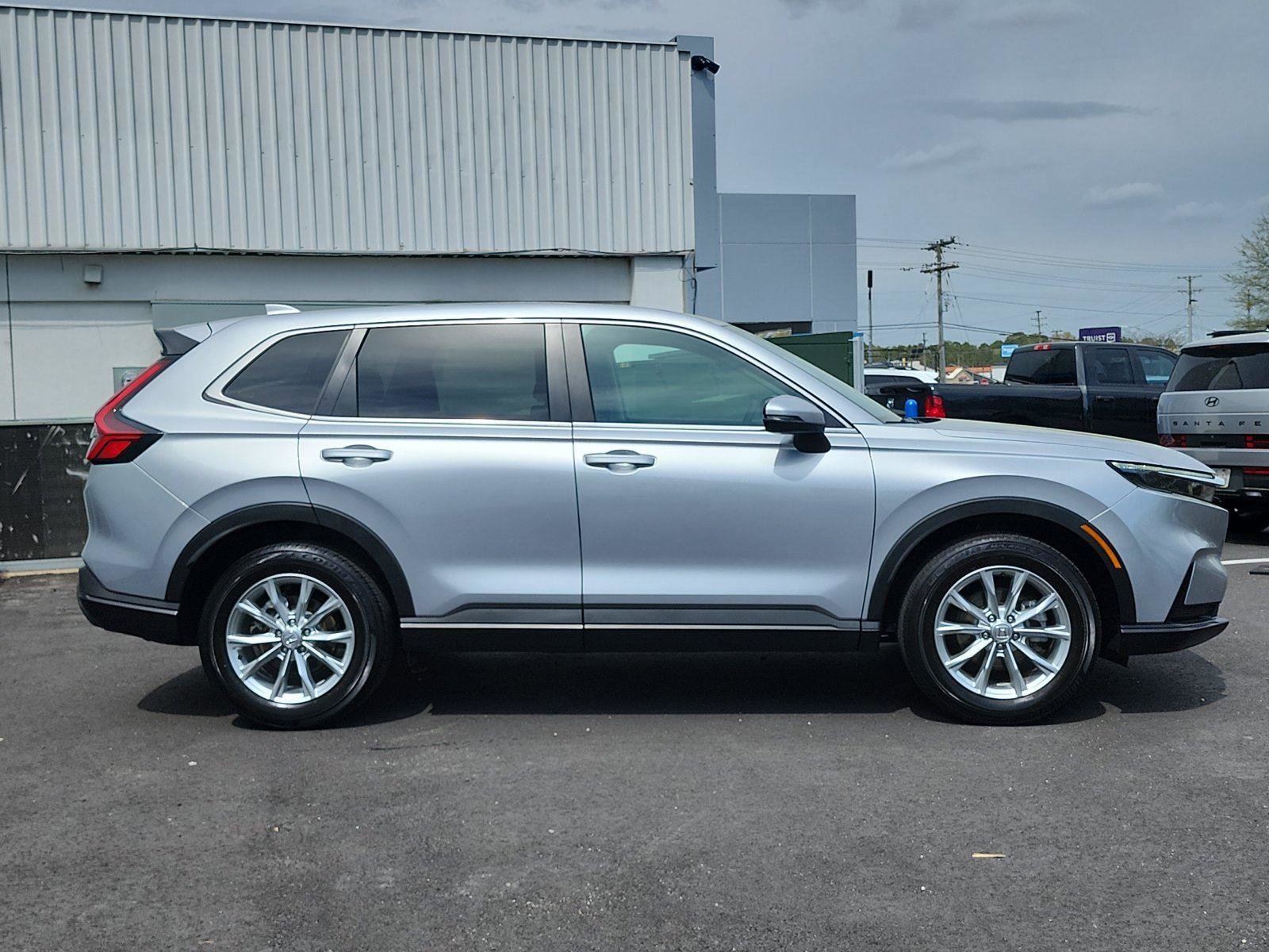 Used 2025 Honda CR-V EX image 6