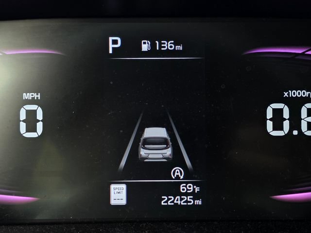 Certified 2025 Kia Soul LX FWD image 4