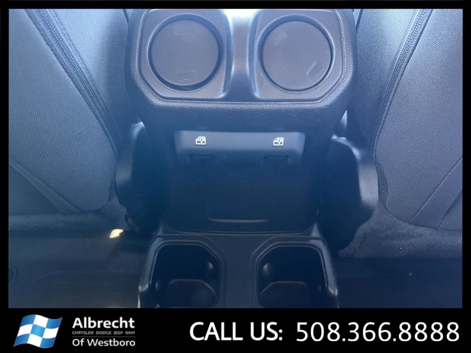 Used 2022 Jeep Gladiator Willys image 25