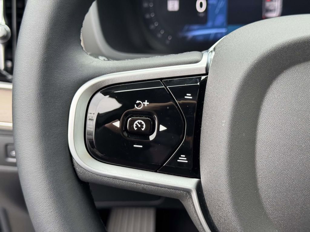 Certified 2026 Volvo XC90 B6 Plus w/ Protection Package image 19