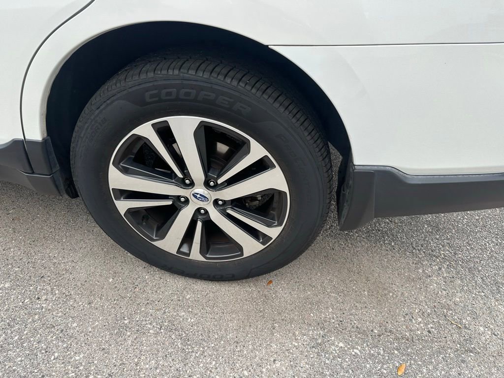 Used 2019 Subaru Outback 3.6R Limited w/ Popular Package #2 image 9