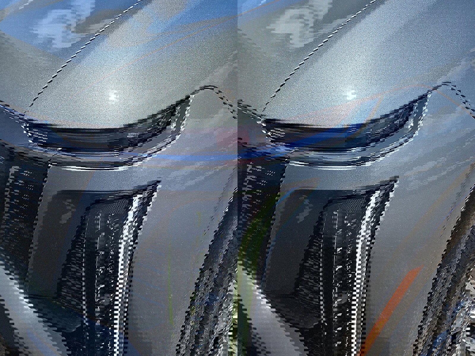 New 2026 Cadillac Vistiq Sport w/ LPO, Floor Liner Package image 9