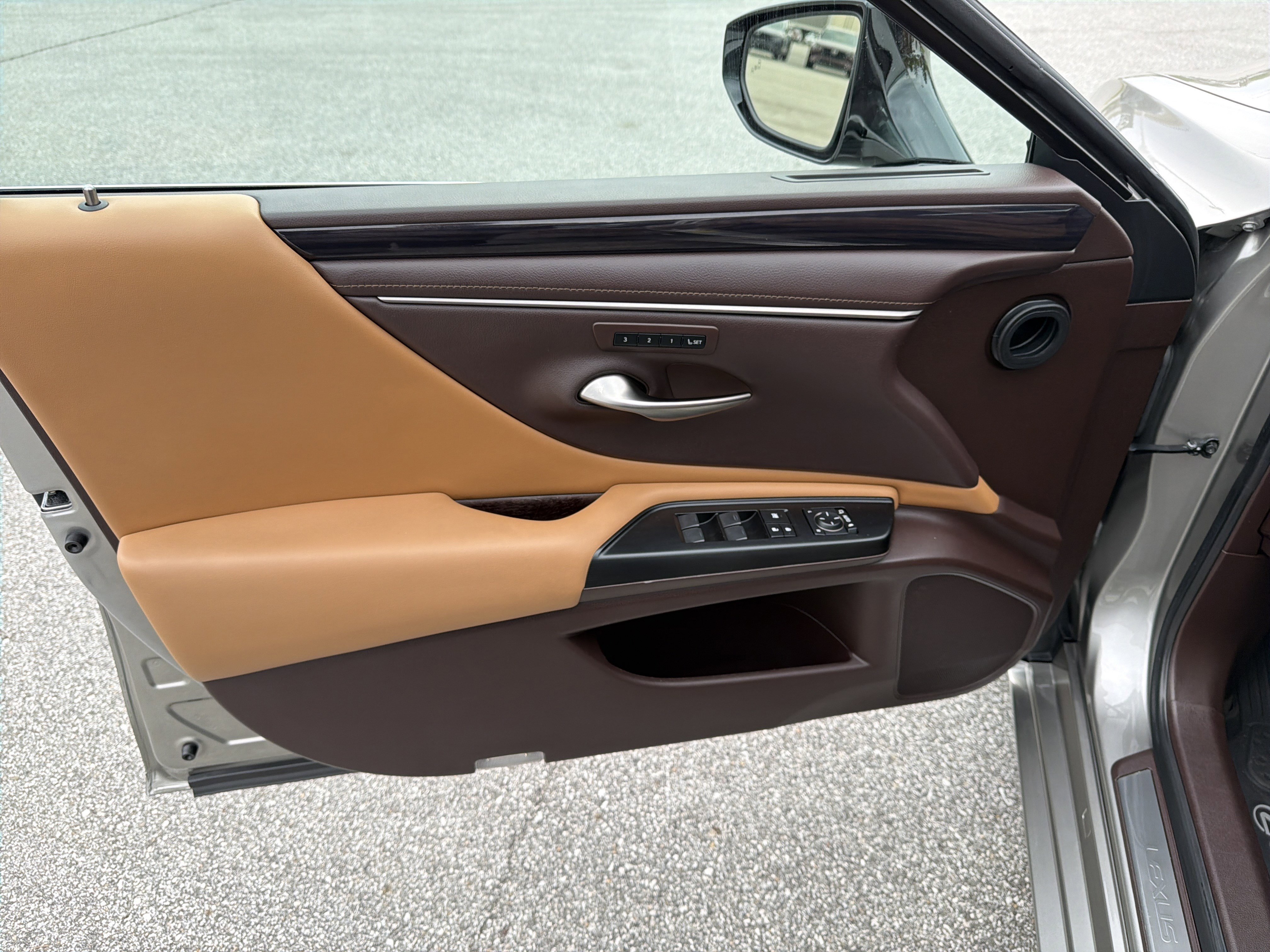 Used 2020 Lexus ES 350 w/ Premium Package FWD image 10