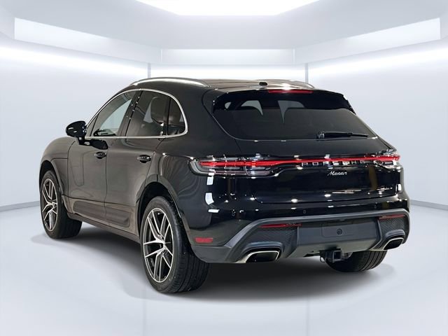 Certified 2025 Porsche Macan image 6