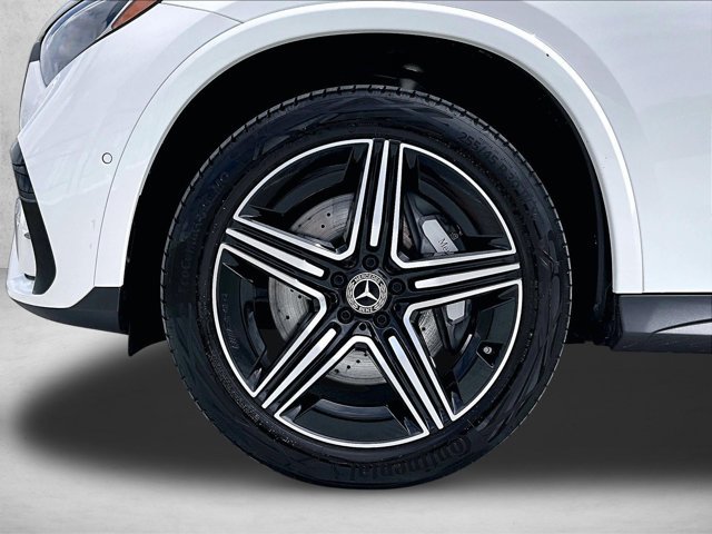 Used 2025 Mercedes-Benz GLC 350e 4MATIC image 10