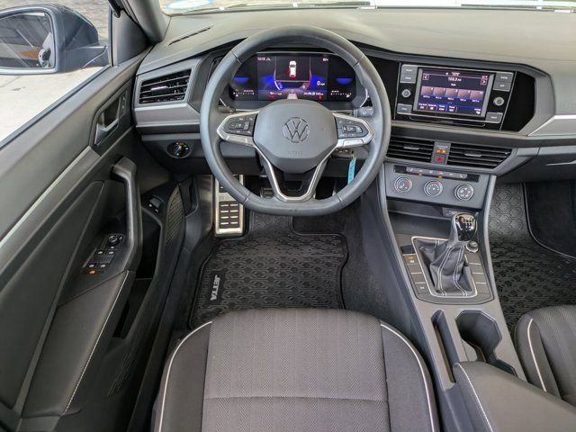 Used 2024 Volkswagen Jetta Sport image 13