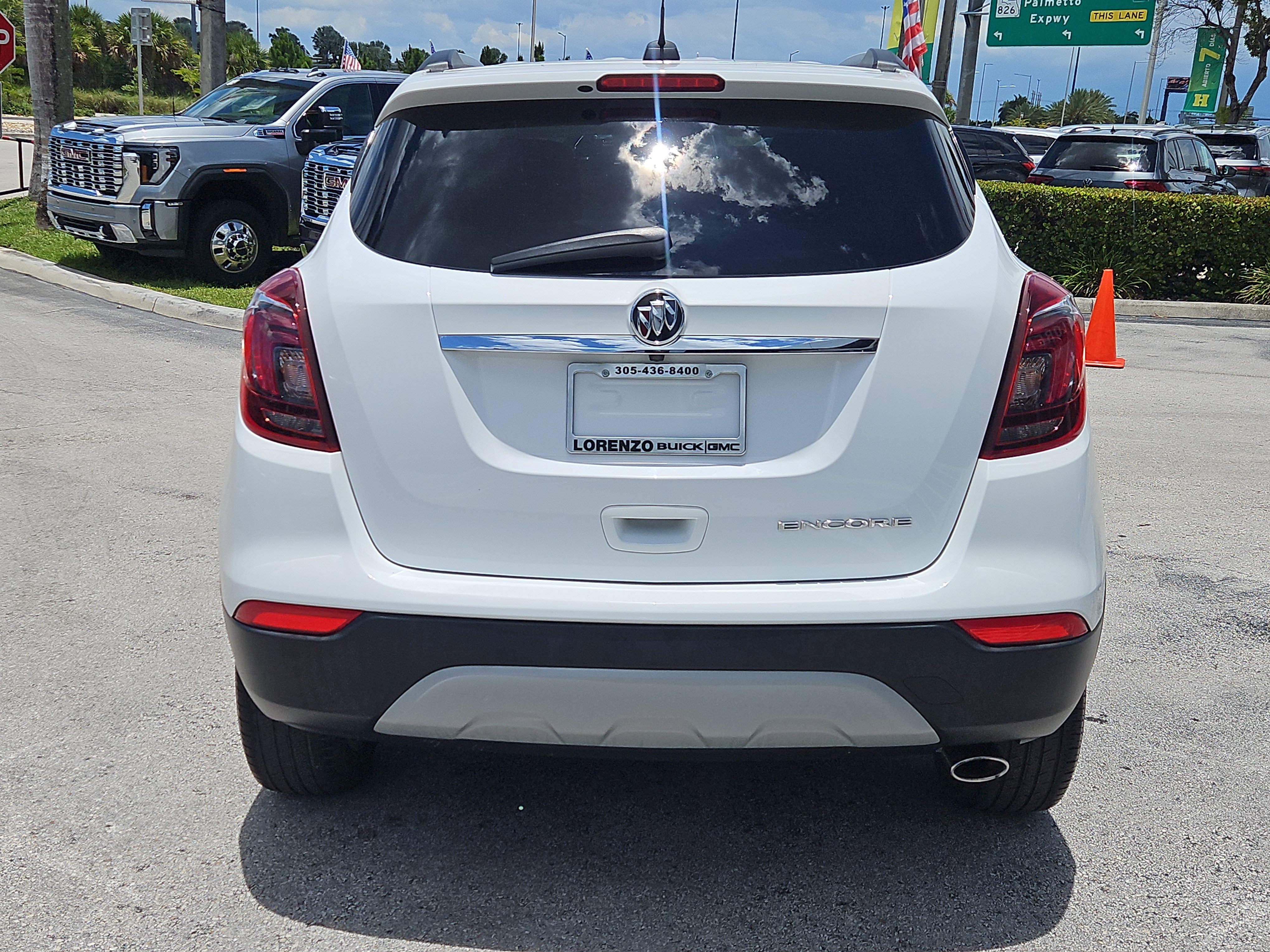 Used 2021 Buick Encore Preferred w/ Safety Package image 6