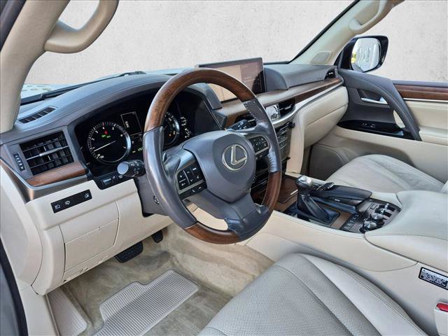 Used 2019 Lexus LX 570 4WD w/ Luxury Package image 10