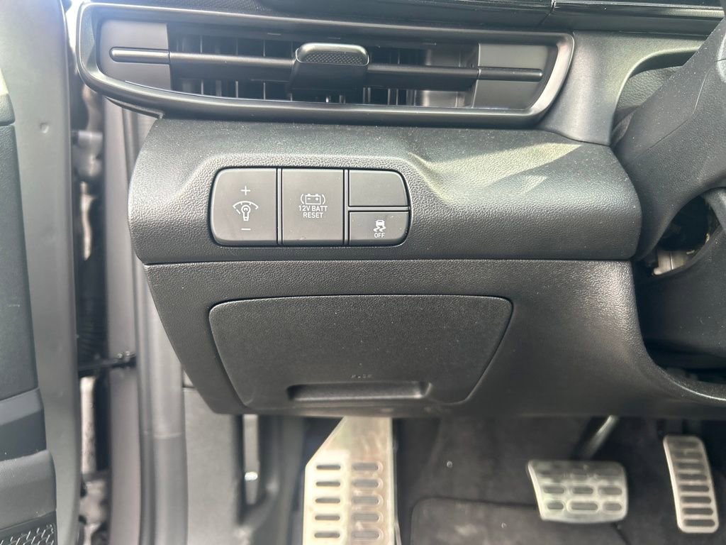 Used 2025 Hyundai Elantra SEL image 15