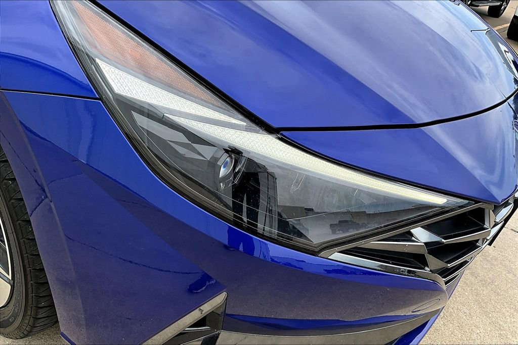 Used 2023 Hyundai Elantra Limited w/ Cargo Package image 37