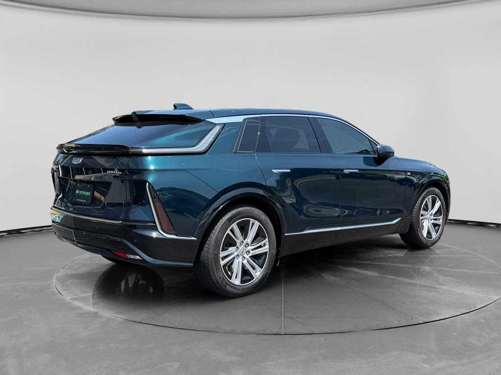 Used 2024 Cadillac Lyriq Tech w/ Driver Assist Package AWD/4WD image 2