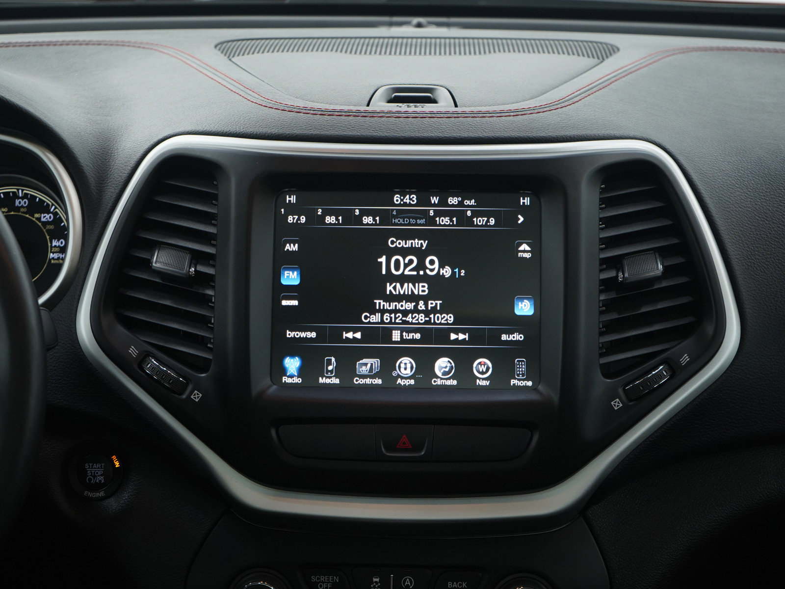 Used 2016 Jeep Cherokee Trailhawk w/ Comfort/Convenience Group image 15