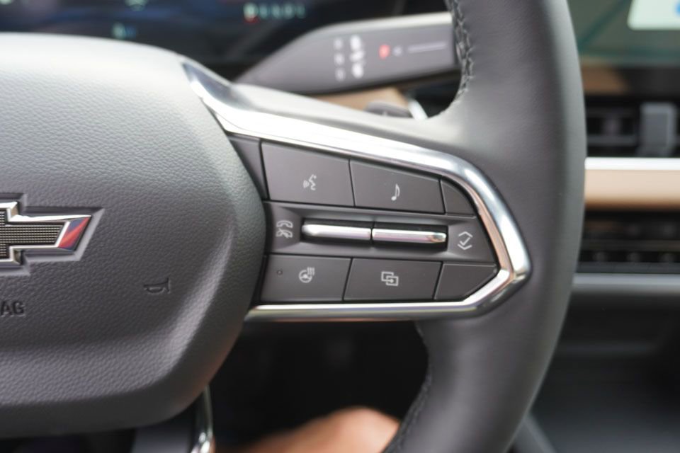 New 2025 Chevrolet Equinox ACTIV w/ Safety and Technology Package image 15