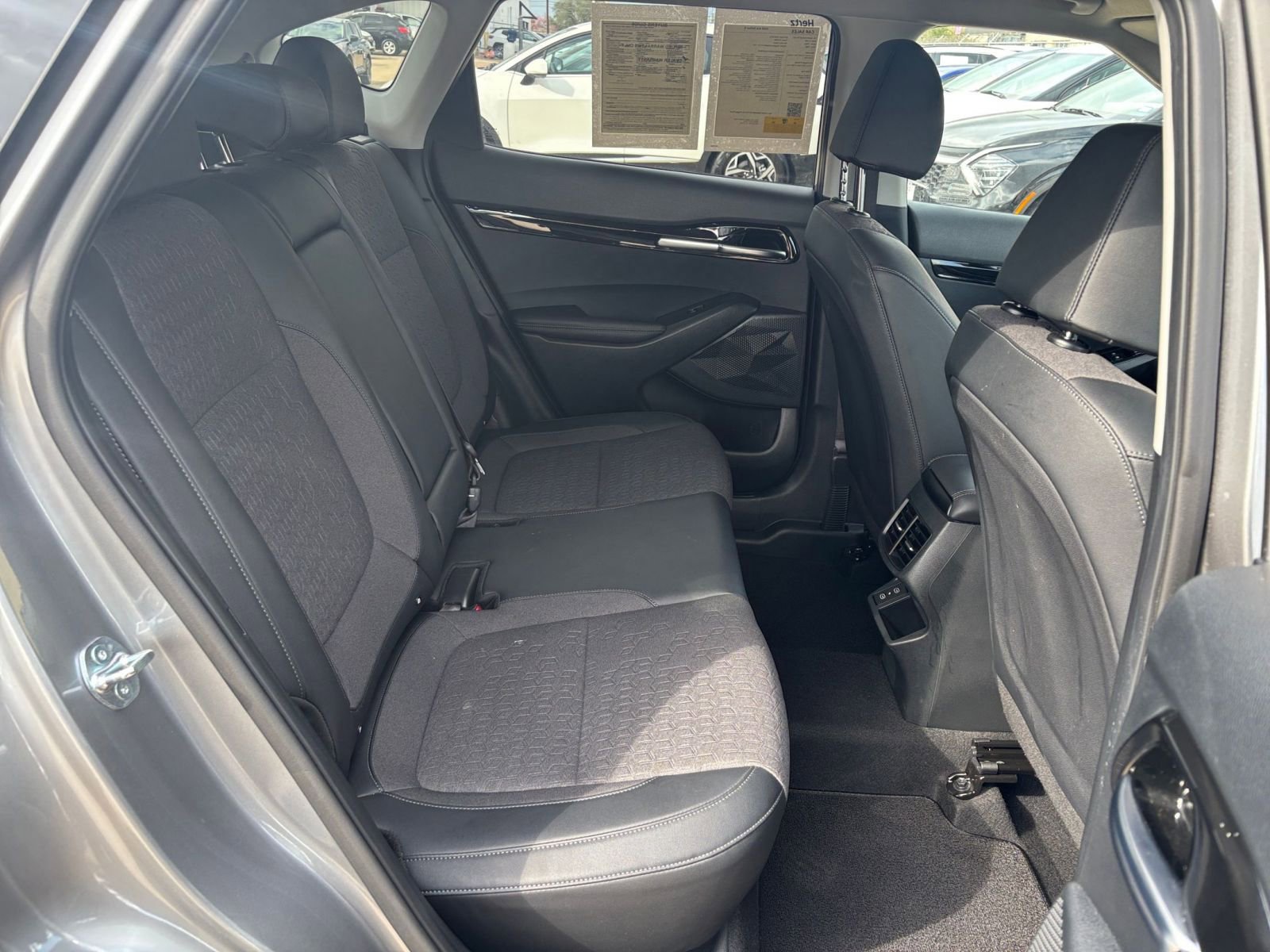 Used 2025 Kia Seltos S image 27